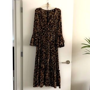 Dress / with split up to core